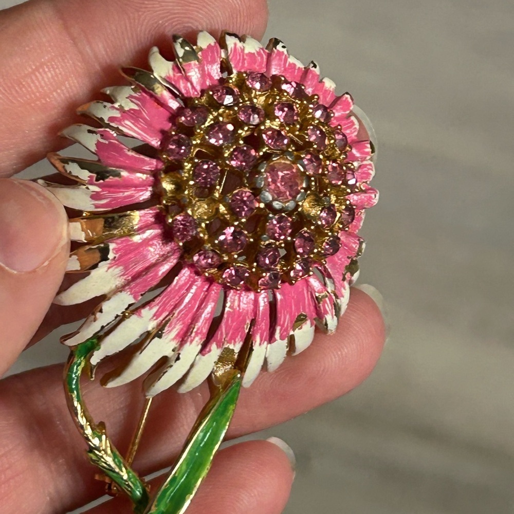 WEISS vintage pink flower mid-century brooch 💖